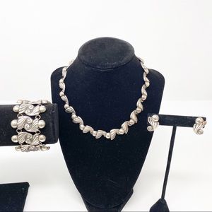 120 Antonio Reina jewelry set